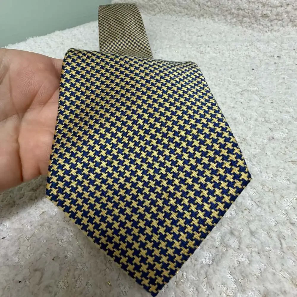 Brooks Brothers Silk Houndstooth Necktie Blue Gold